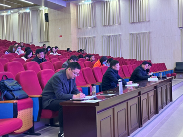 观摩听课.JPG