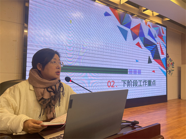 初三年级主任 张瑾老师.jpg