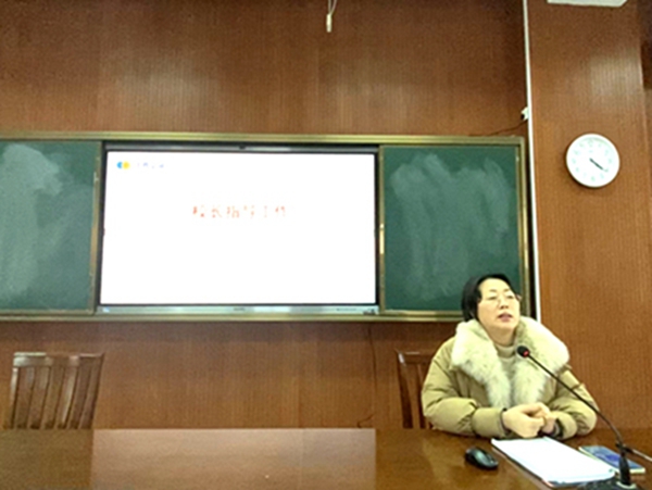 殷校长指导工作.JPG