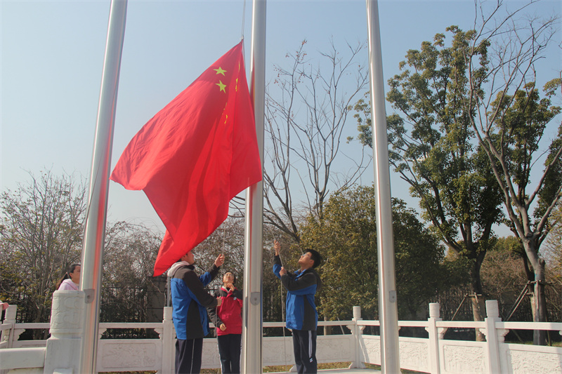 升国旗.jpg