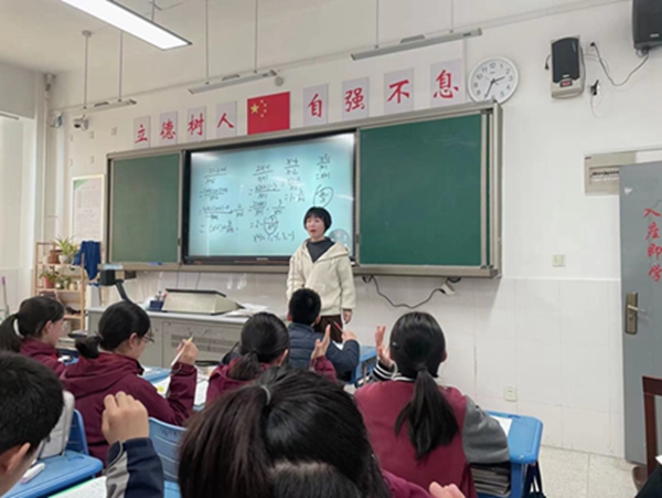 老师分析问题.JPG