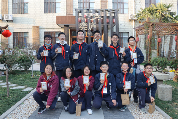 篆刻合影.JPG