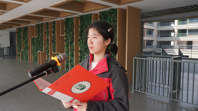 8. 学雷锋主题升旗仪式.jpg