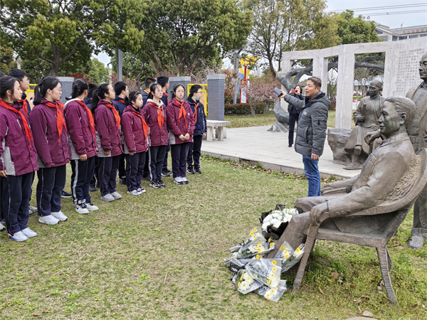 田主任讲解.jpg