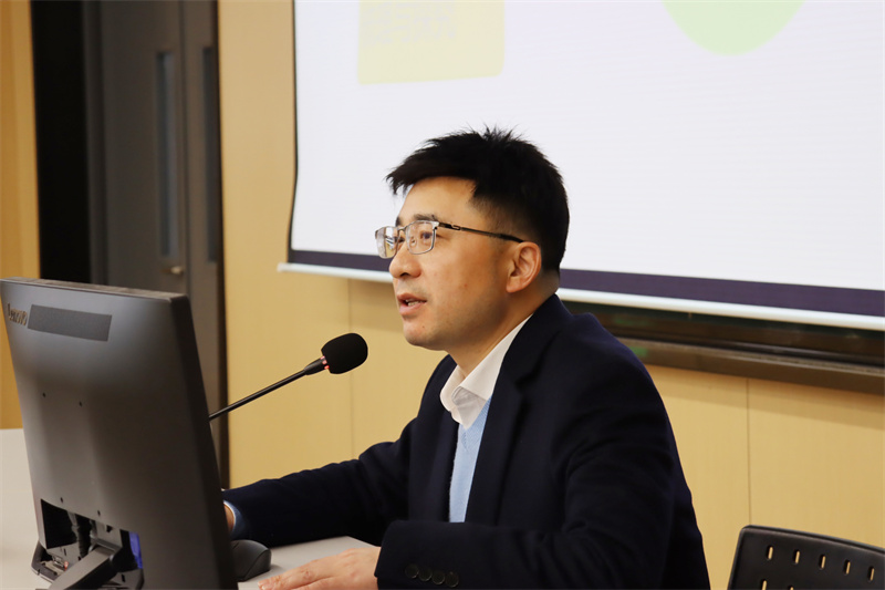 杜新建教授做语文讲座.jpg