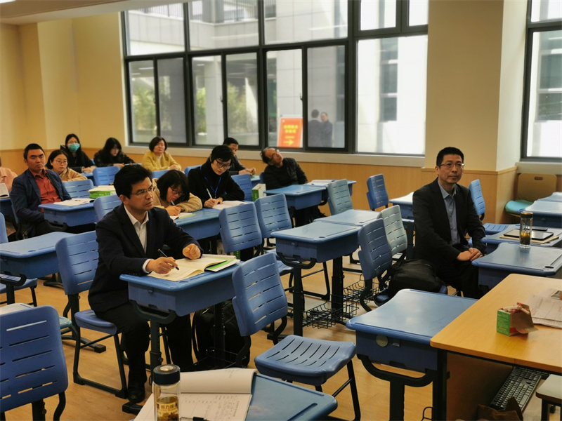 省、市数学教研员参加交流.jpg
