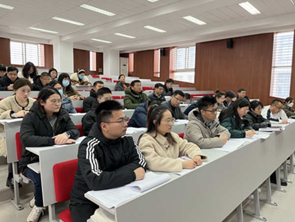 参会老师认真学习.jpg