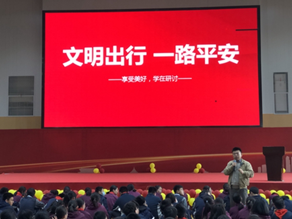 赵焱主任做思想教育.JPG