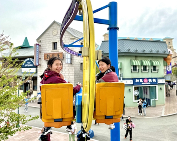 学生特写5高空精彩捕捉.jpg