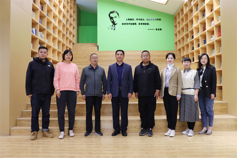 合影.jpg