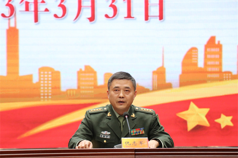 10扬州军分区大校副司令员仇志军讲话.jpg