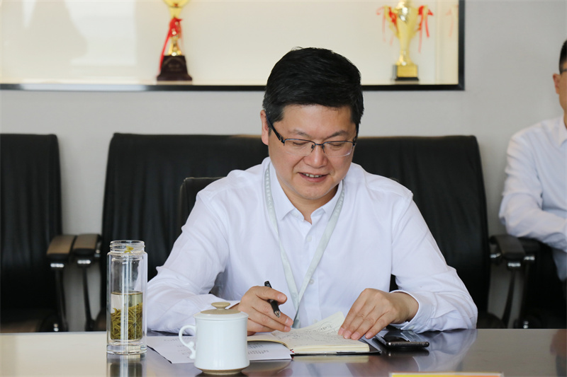 程志华副校长主持.jpg