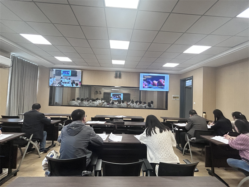 市直老师听课现场.jpg
