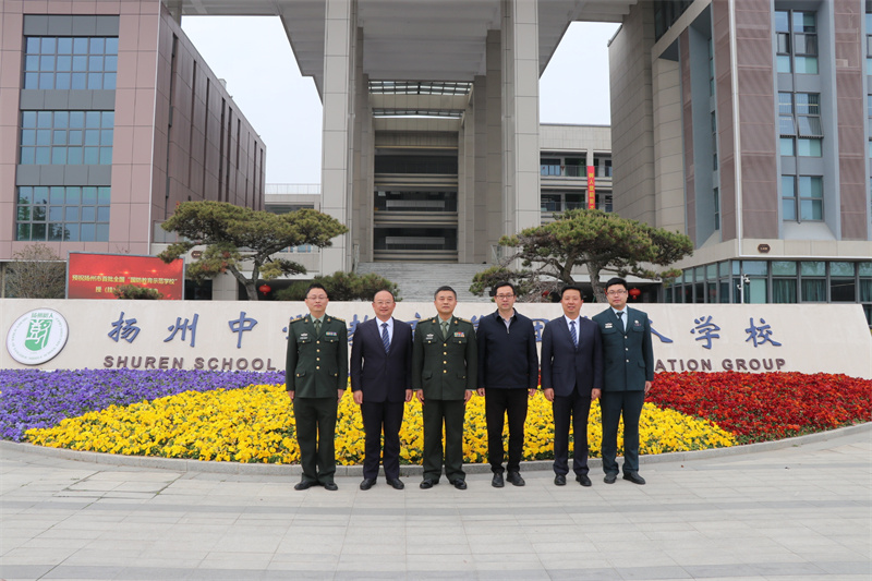 13合影.jpg