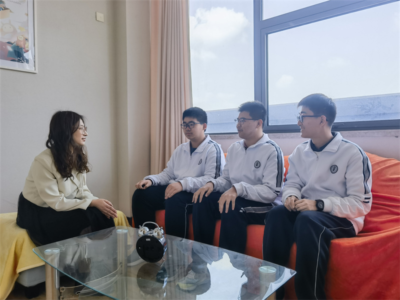 14学生心理疏导.jpg