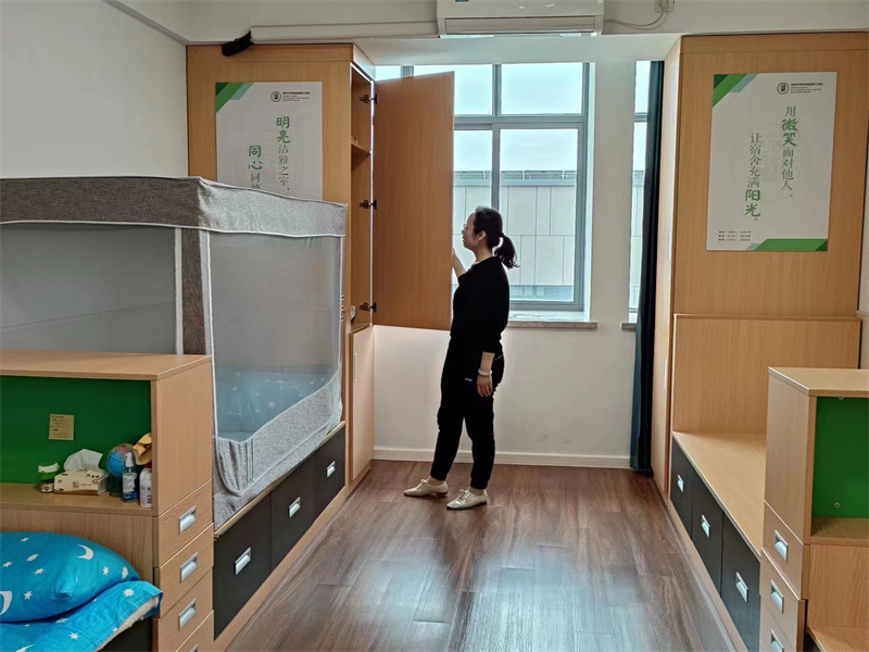7 检查学生公寓.jpg
