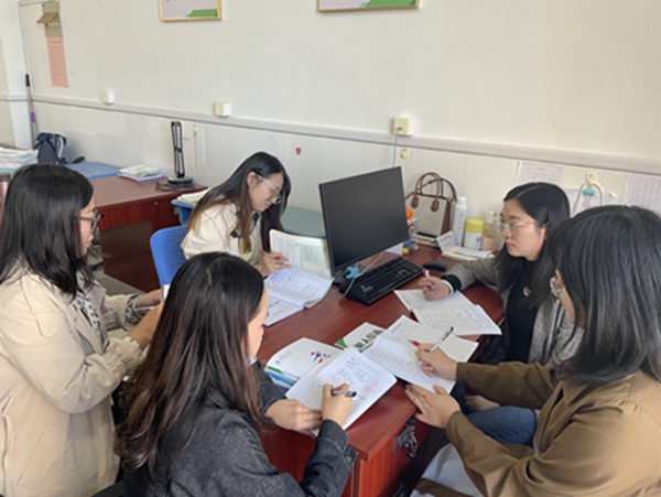 组内老师评课1.JPG