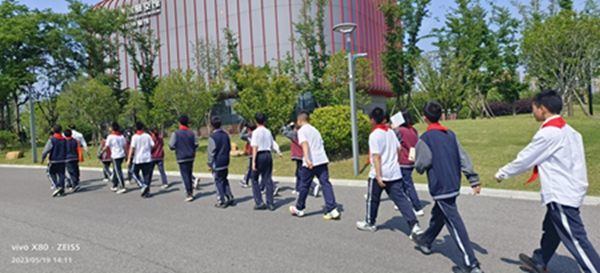 带着梦想而来.jpg