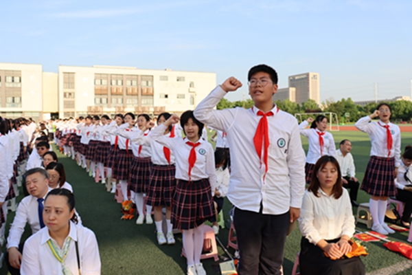 学生宣誓3.JPG