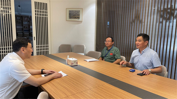 凤栖湖校区校长朱云峰发言.jpg