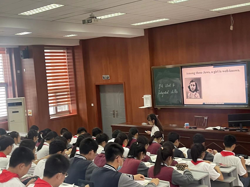 姚嘉老师上课.JPG