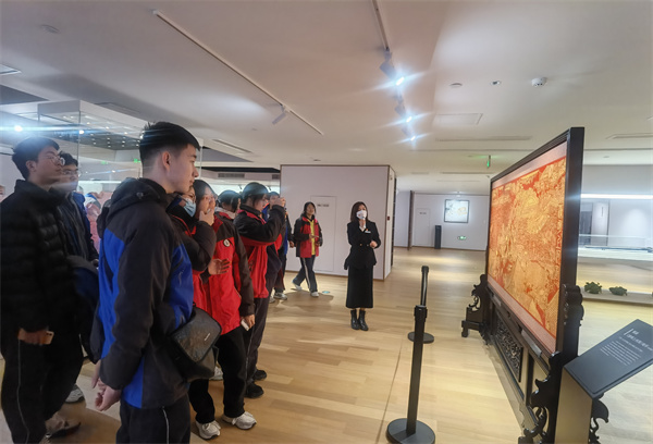 6 参观展馆5.jpg