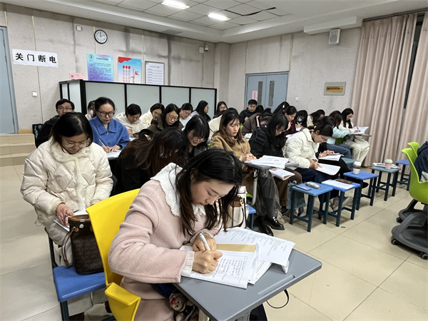 1-0市直英语教师参与活动.jpg