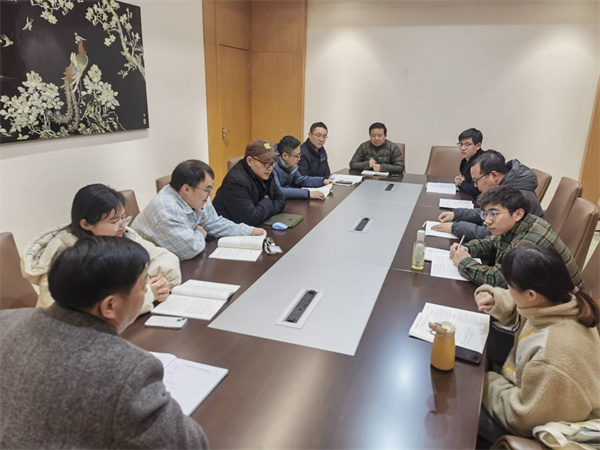 物理教研室集中教研现场.jpg