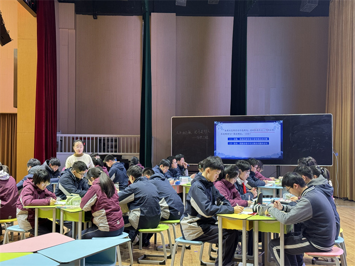 高邮汪曾祺学校 孙靓老师 上课.jpg