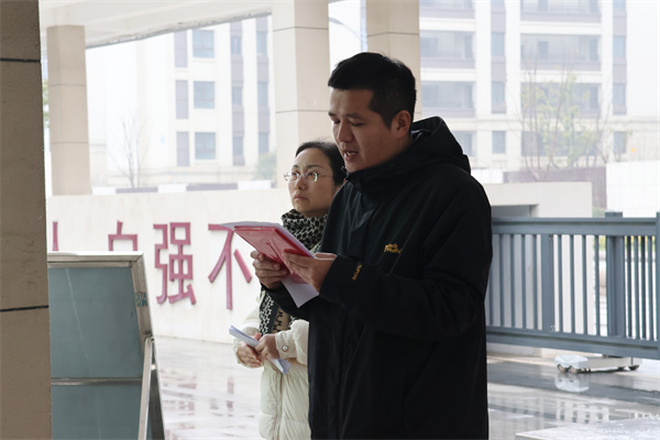吴涛主任进行消防安全知识宣传.jpg