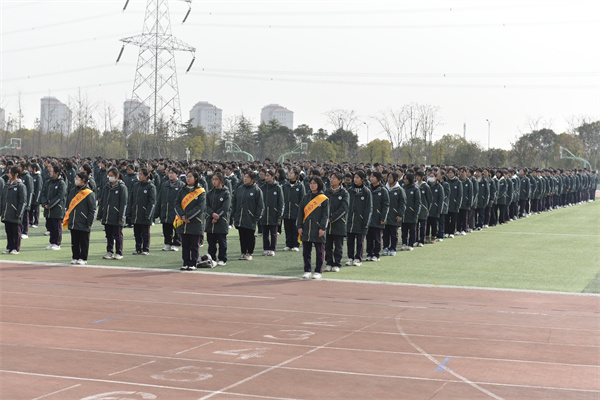 全体学生.jpg
