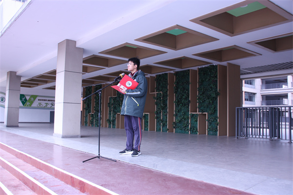 国旗下演讲.jpg