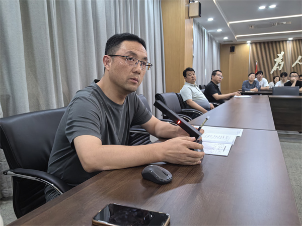 年级组长于锋讲话.jpg