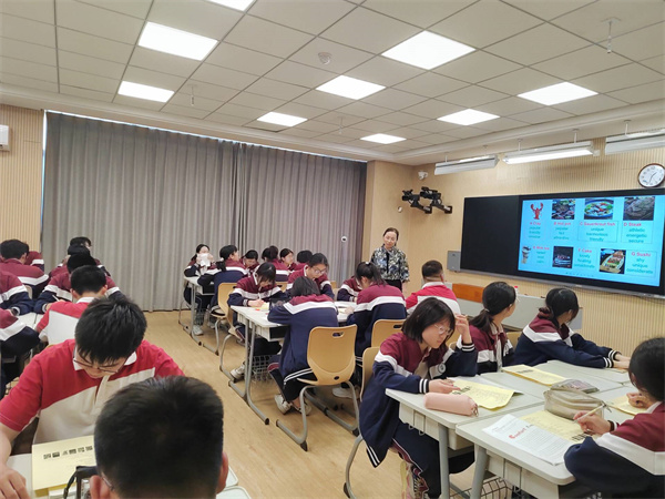 卞家慧老师课堂风采.jpg