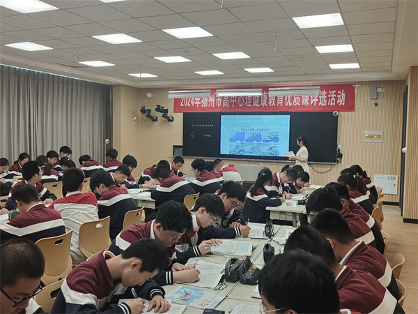 陈垠菲老师上课风采.jpg