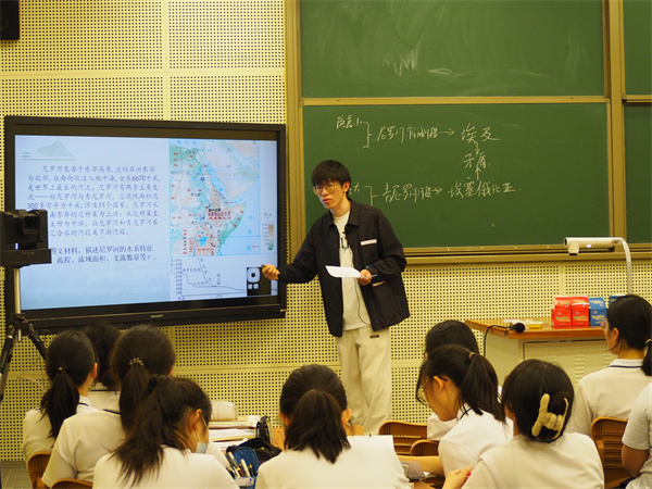 张子威老师上课风采.jpg