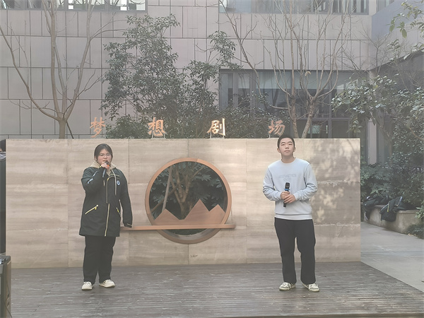 《爱在西元前》演唱.jpg