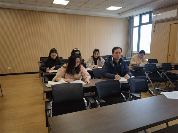 语文组试卷讲评课评课现场.jpg