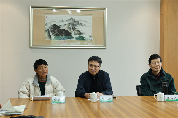 地理、体育组导师评课和论文指导.jpg