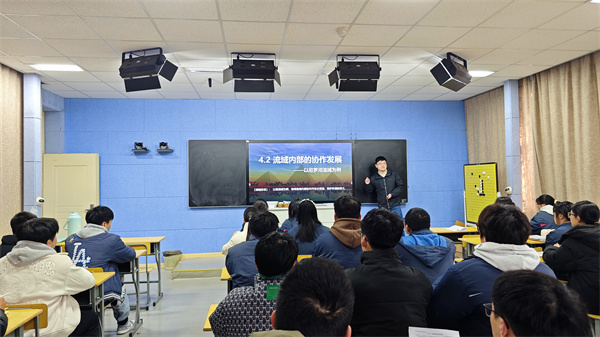 邗江中学韩鹏翔老师开课.jpg