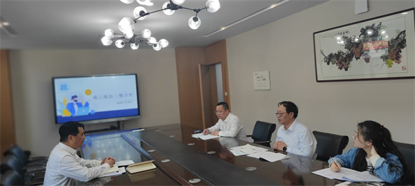 政治组.jpg