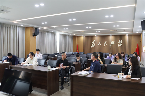 英语组研讨交流.jpg
