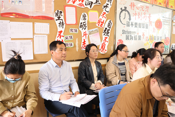 语文组听课.jpg