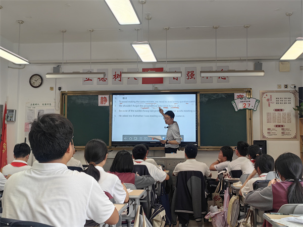 尤勇老师上课风采.jpg
