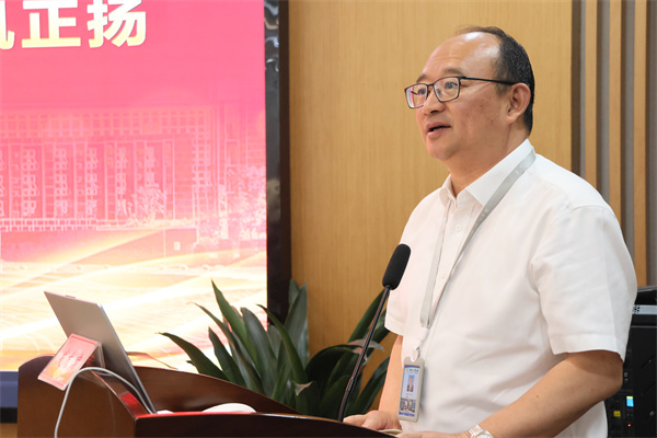唐炜校长讲话.jpg