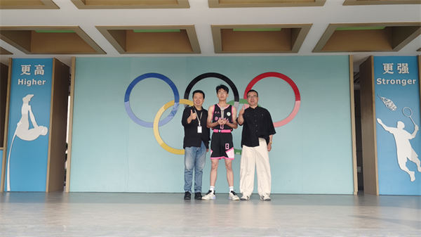 7 最佳球员 高二12班赵锐宸.png