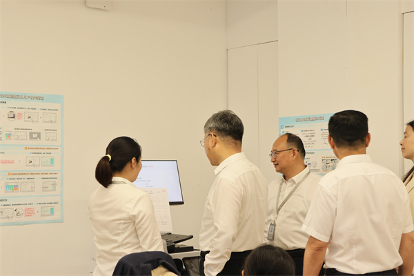 视察科大讯飞智能阅卷系统.jpg