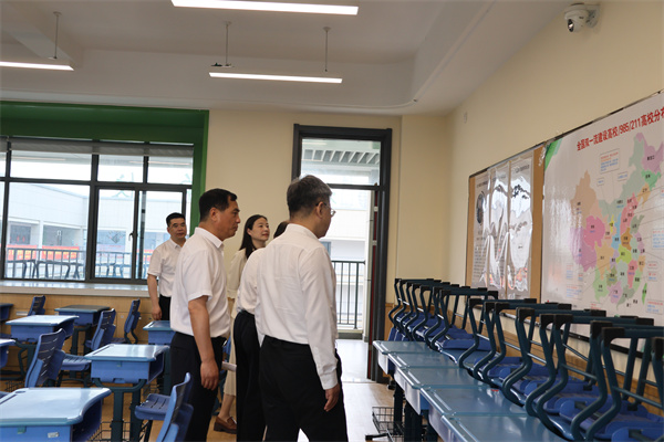 走进梅花书院.jpg