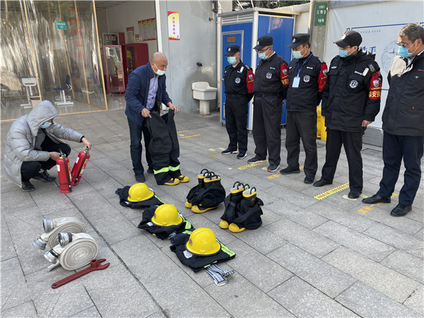 维保单位进行消防培训1.JPG