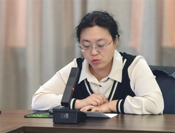 邰丽娟发言.jpg 邰丽娟发言.jpg